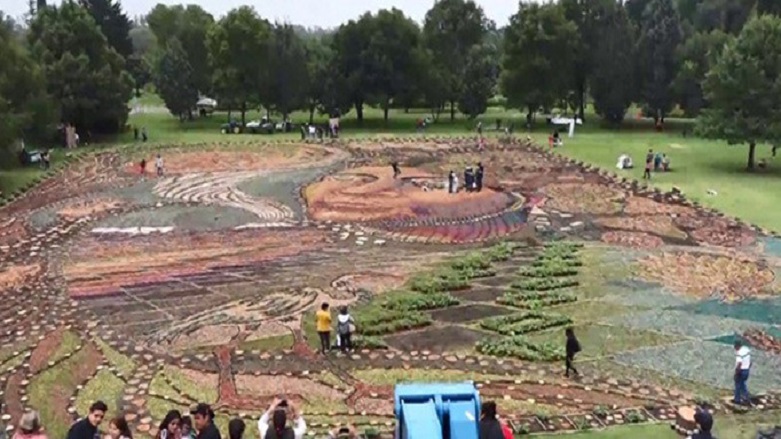 300 kişi dünyanın en büyüğünü yapıyor